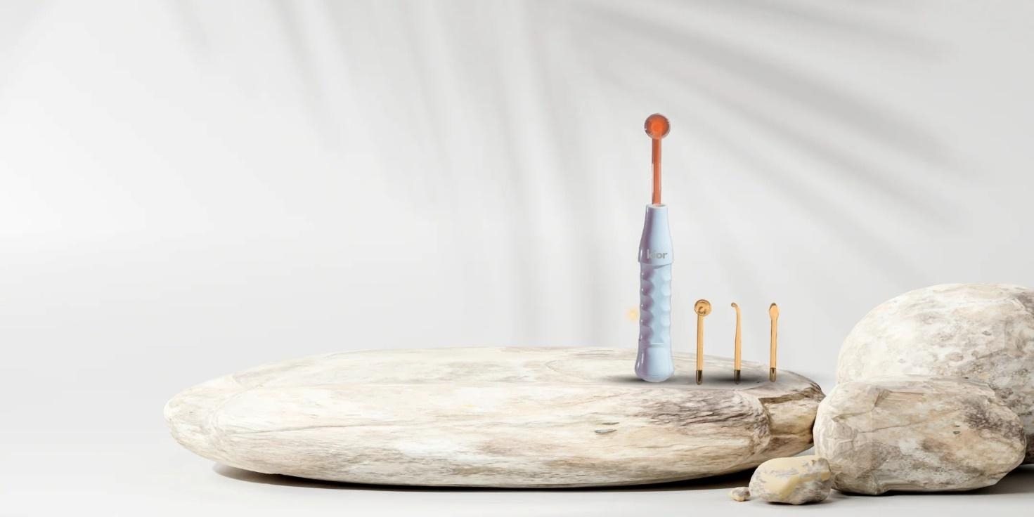 What to Know Before Using a High Frequency Wand for Skincare